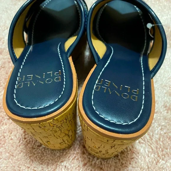 BRAND NEW - DONALD J PLINER Ideala Crisscross Wedge Platform Sandals ❤️❤️❤️ - Picture 8 of 9
